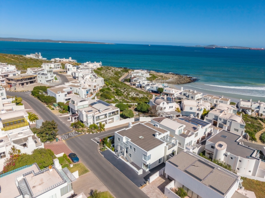 4 Bedroom Property for Sale in Paradise Beach Western Cape
